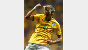 네이마르, 브라질의 월드컵 100번째 경기서 대회 100호골 '깜짝'