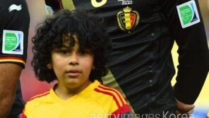 벨기에 펠라이니, 경기 후 주저앉은 이근호에 손 내밀어 ‘뭉클’