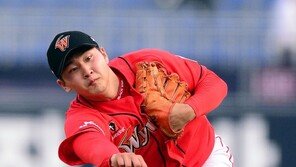 [포토] SK 박민호, 완벽한 투구폼 ‘삼진 잡을 기세!’