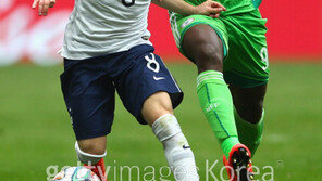 ‘佛꽃’ 살려낸 166㎝ 거인