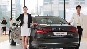 [포토]아우디 뉴 A8 출시 ‘모두가 쳐다본 날렵한 뒤태’
