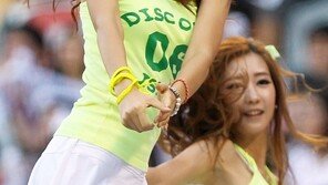 [포토] 치어리더, 상큼한 공연에 ‘분위기는 후끈후끈’