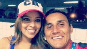 ‘신들린 선방’ 나바스 아내, 섹시 랭킹 4위 올라…‘볼륨감 폭발’