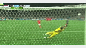 로메로 ‘신들린 선방’ 온 몸을 던져 아르헨티나 구했다, 독일과 결승