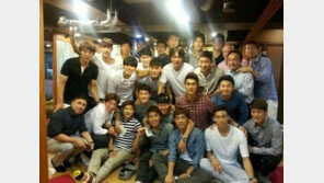 홍명보 감독 전격 사퇴 ‘토시매입·회식사진’ 거센 비난에 결국...