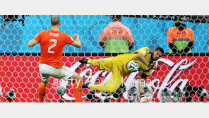 스승 억장 무너뜨린 ‘철벽’ 로메로