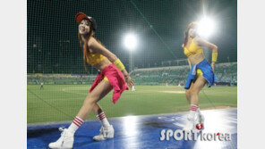 [포토] 삼성 치어리더, 상큼한 댄스에 분위기↑