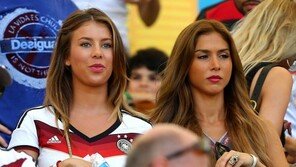 괴체와 쉬얼레 미모의 여친들…독일 우승 상금도 눈길 