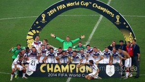 뢰브, 녹슨 전차 기름칠 10년…신화를 쓰다