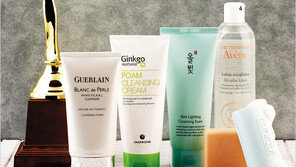 [우먼 동아일보] 모공 속 ‘기름신’ 잘 잡아 상 받은 여름형 클렌저들~ Perfect pore clean