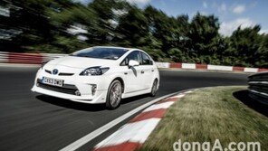 프리우스 PHV, 뉘르부르크링 질주…연비 247km/l 달성