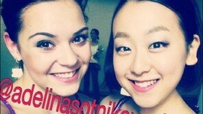 소트니코바 “아사다 마오와 함께” 인증샷, 표정 보니…무슨 사이?