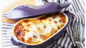 [우먼 동아일보 TV] 데일리 채소 보양식 ‘가지 그라탱 & 새우마늘 냉채’ 푸드스타일리스트 오용은과 함께한 르크루제 미니 가지·마늘 요리