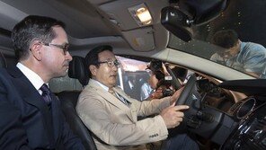 르노삼성, 뉴 SM7 노바 1호차 주인공은 ‘부산광역시장’