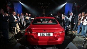 [포토]재규어 XE 세계 최초 공개 ‘놓칠 수 없는 뒤태’