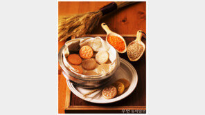 [우먼 동아일보 TV] 가을의 미(味)  ̒렌틸콩 & 귀리 절편' 푸드스타일리스트 오용은과 함께한 르크루제 스티머 요리