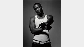 현대백화점, SUPER STAGE ‘AKON’ 진행