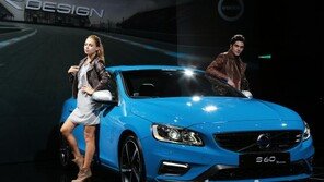 [포토]볼보 S60 R디자인 “날카로운 라인에 눈길”