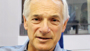 “한미, 北비핵화 20년간 허송세월… 국내외 비판 감수하고 대화하라”