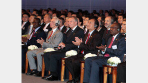 “스마트폰-인터넷은 이제 생명줄… 개도국 혜택 넓히자”