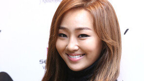 [화보] ‘서울패션위크’를 달군 씨스타의 ‘아찔한’ 패션