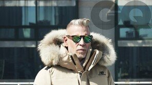 닉 우스터, GQ화보 통해 ‘2014 윈터 패트롤 다운 재킷’ 스타일링 공개