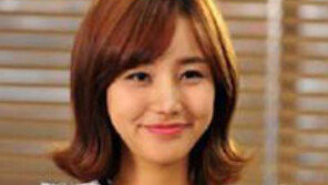 윤진이, 열애 강력 부인에… 전진측 반응은?