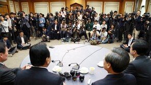 여야 원내대표 첫 주례회동에 쏠린 눈