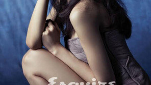 황승언 섹시화보, 초미니 밀착 의상에 주저앉아…‘아슬아슬’