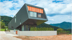 하늘을 향해 고개 든 ‘홈 오피스’