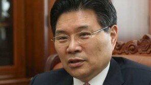 ‘친박’ 홍문종 “김무성 개헌발언, 정치적 욕심…뼛속까지 반성해야”