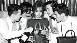 심엔터테인먼트, 창립 10주년 기념 화보… 김윤석-유해진-주원 등