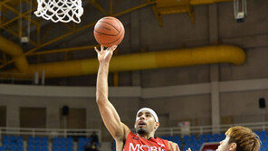 모비스, 탄탄한 수비조직력 앞세워 삼성 격파