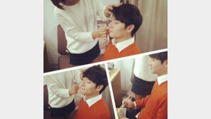 ‘비정상회담’ 장위안 대기실 포착, 메이크업 중 김밥 폭풍흡입? 