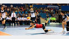 대한항공 ‘서브의 힘’ 현대캐피탈 양 날개 무너뜨렸다