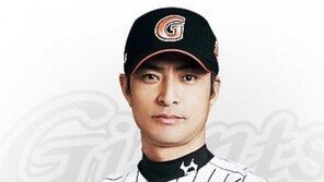 롯데 자이언츠 선수단 “공필성 코치 등 프런트라인과 야구 못 해”