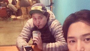 ‘미생’ 변요한, 김대현과 다정한 인증샷 “김대리와 커피 한 잔”