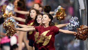 [포토] 치어리더, 힘 솟게 하는 응원 ‘힘내요~’