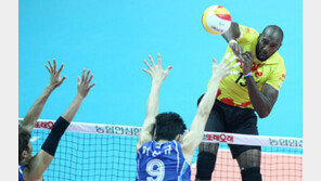 [김종건 전문기자의 V리그 레이더] 시몬, 너는 아느냐? 상대팀 감독이 떨고 있는 소리를