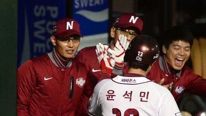 [이효봉의 눈] 염경엽 감독 대타·계투 작전 100% 성공