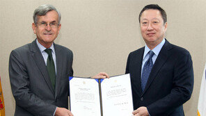 박용만 회장, 스페인 명예영사 위촉