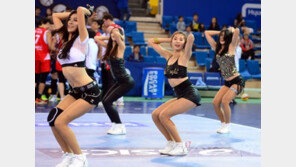 [포토] 치어리더, 男心 자극하는 아찔 댄스 ‘입이 쩍!’