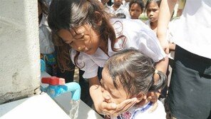 “이제야 동생 제대로 씻길 수 있네요” 행복한 열두 살 언니