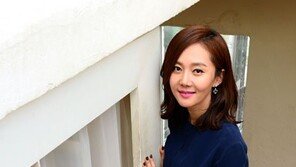 염정아 “영화 ‘카트’ 찍으며 울컥했어요”