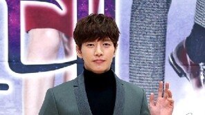 박해진 “‘밤을 걷는 선비’ 출연 긍정 검토중”…원작 내용은?