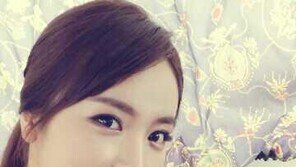 인기가요 홍진영, ‘볼륨 S라인’ 화제…과거 사진 보니 “이 정도야?”