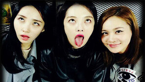 최희-아이비-황보라, 엽기 셀카 공개…엽기 표정 최강자는?
