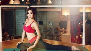 최희 화보, 밀착 요가복 몸매 보니…탄력 넘치는 ‘볼륨 S라인’