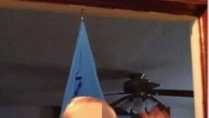 비정한 10대母, 생후 14개월 된 아들 문틀 고리에 걸어 두고…