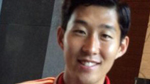 손흥민 멀티골 활약에 상대팀 감독도 칭찬 “역습 당하며 내줬다”